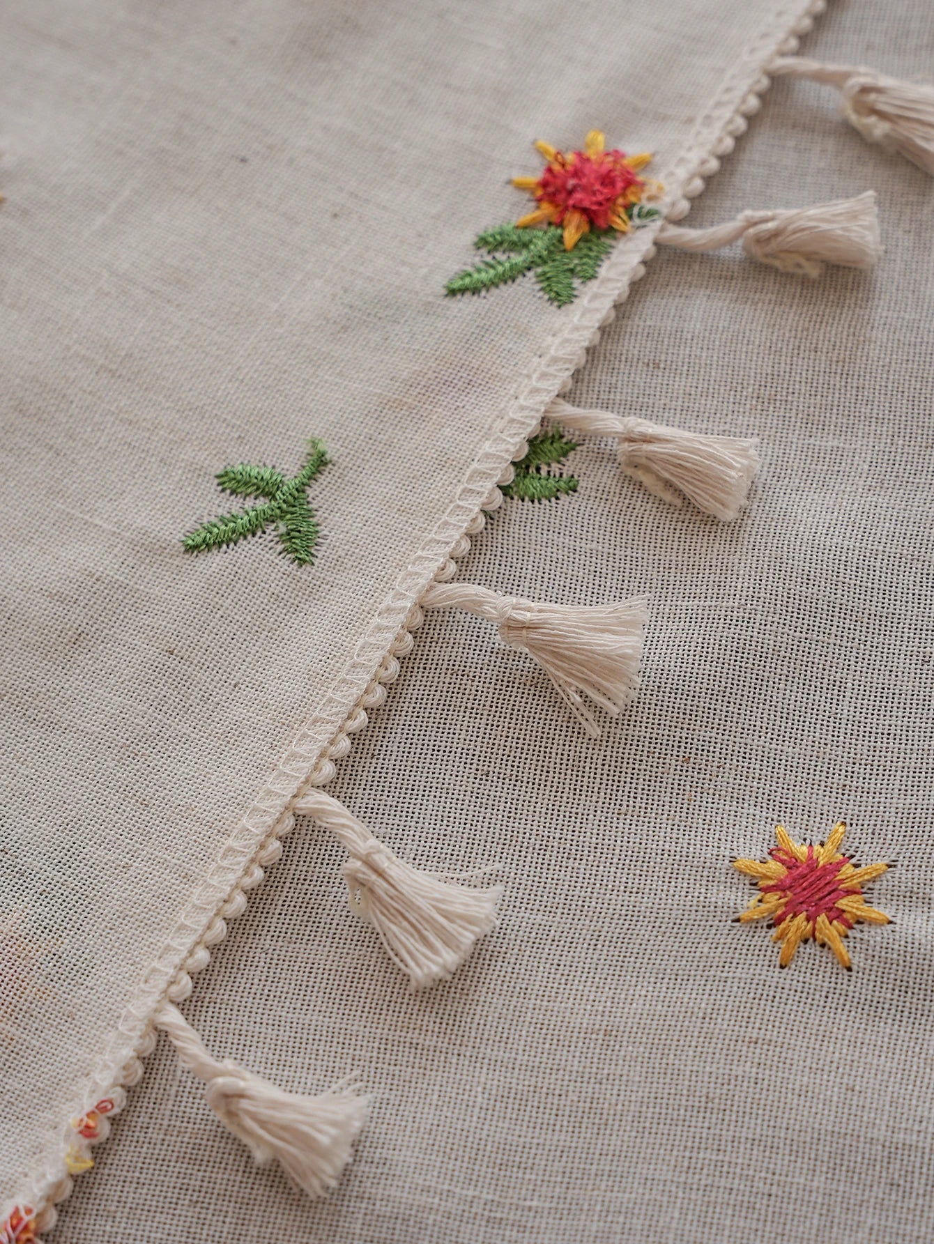 Yellow Daisy Embroidery Tassel Tablecloth for Living Room Kitchen Dining Table Cover Cloth