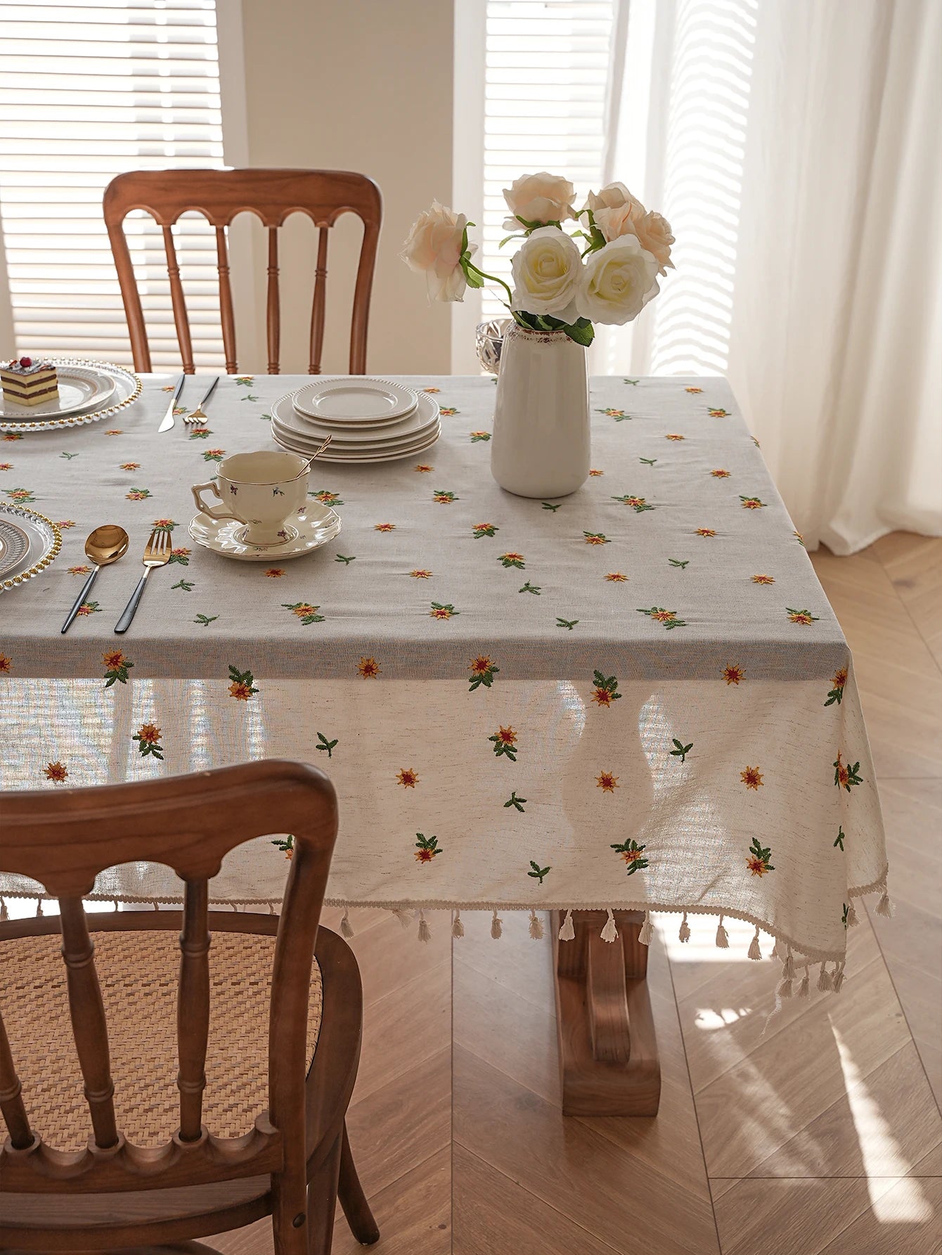 Yellow Daisy Embroidery Tassel Tablecloth for Living Room Kitchen Dining Table Cover Cloth